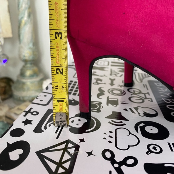 NWOT Hot Pink Faux Suede Bootie BAMBOO brand with Silver Tone Toggle Side Zipper - Picture 10 of 12